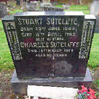 stuart-sutcliffe-headstone