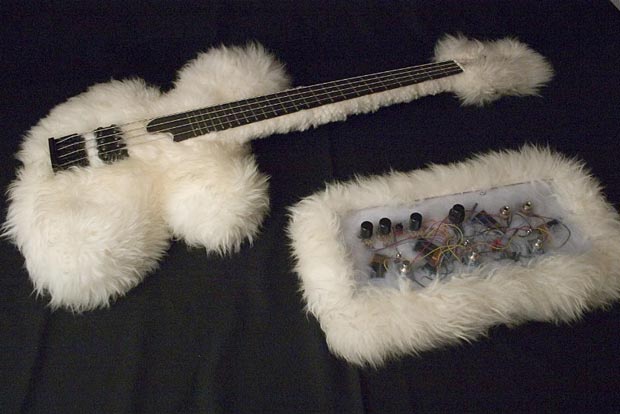 Bas-Extravaganza Fluffy Bass with Stompbox Prototype