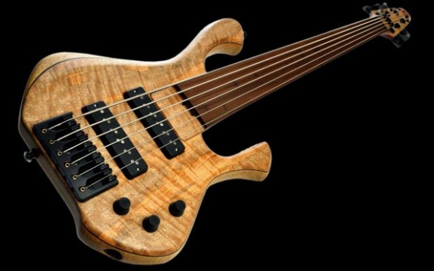 Skjoldslayer Bass