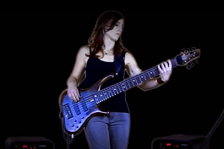 Ariane Cap: Solo Bass in Stereo