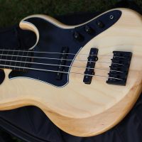 AMJ Guitars Fretless Bass