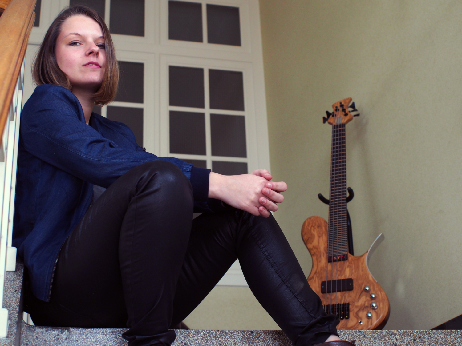 Sanne Verbogt with Roks Instruments Microtonal Futura Bass