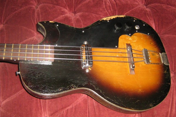Old School: Kay K5915 Electric Bass