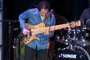 Marcelo Cordova: Live Bass Solo
