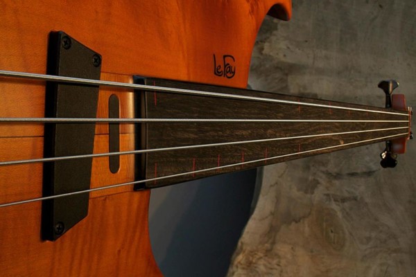Le Fay Introduces 32? Fretless Singer 4 Bass