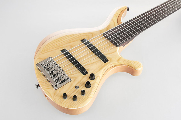 Ibanez Adds 6-String to Grooveline Bass Series