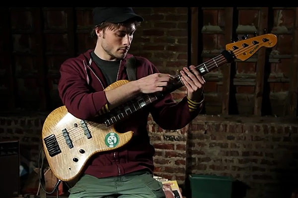 Francois Lamouche: “The Legend of Zelda: A Link to the Past” for Solo Bass