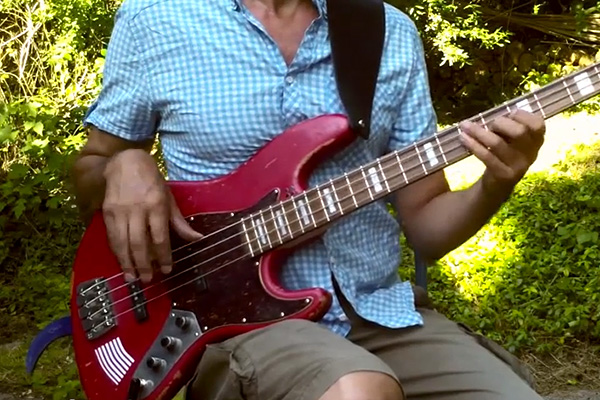 Lesson: Soul/Funk Fingerstyle Bass Groove