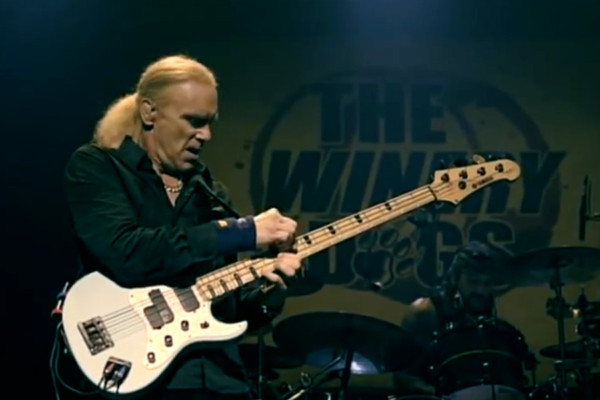 The Winery Dogs: You Saved Me (Live)