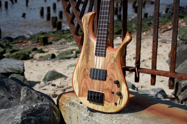 MBJ Guitars Nutsy Bass Outdoors Body