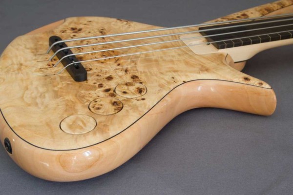 Bass of the Week: CG Lutherie Orchid