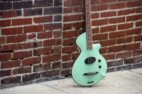 R. Hyde Guitars Unveils The Nuvo Bass