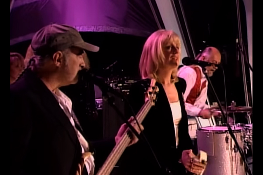 Fleetwood Mac: Say You Love Me, Live 1998 – No Treble