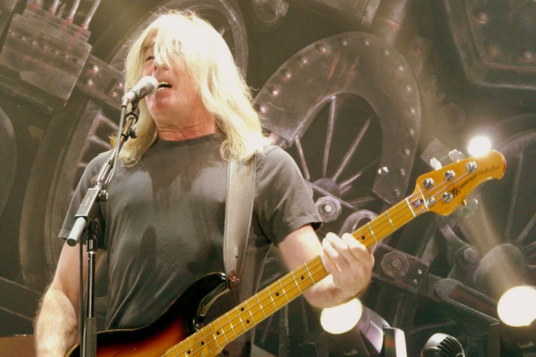 Cliff Williams Officially Retires from AC/DC