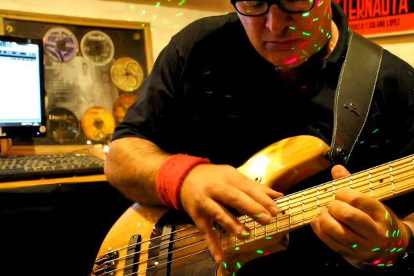 Marcelo Yakko: Jingle Bass