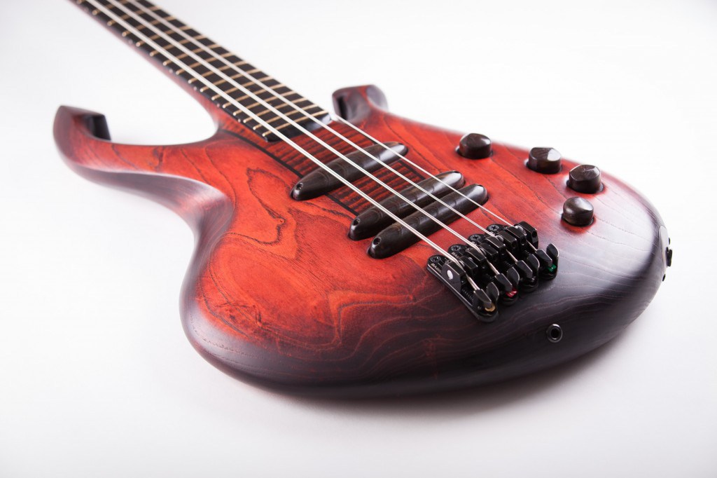 Ergon Guitars Cintra Bass Body Angle