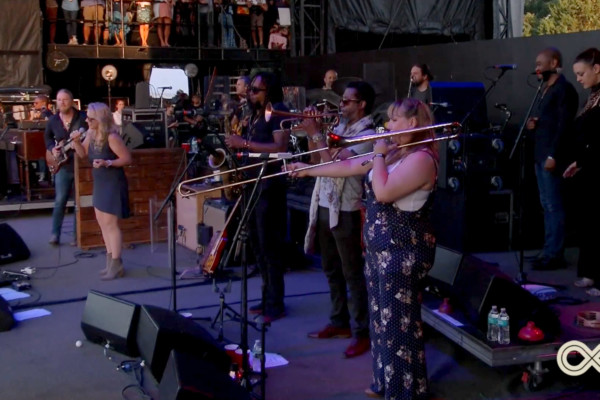 Tedeschi Trucks Band: I Never Loved A Man (The Way I Love You)