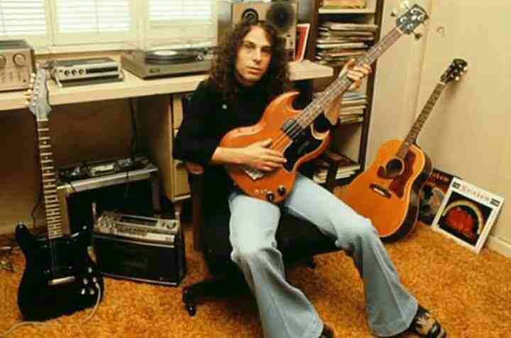 Ronnie James Dio Playing Gibson Bass