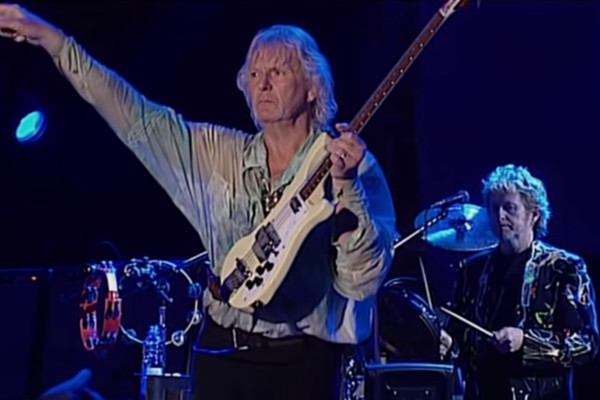 Yes: Long Distance Runaround / The Fish (Live, 2004)