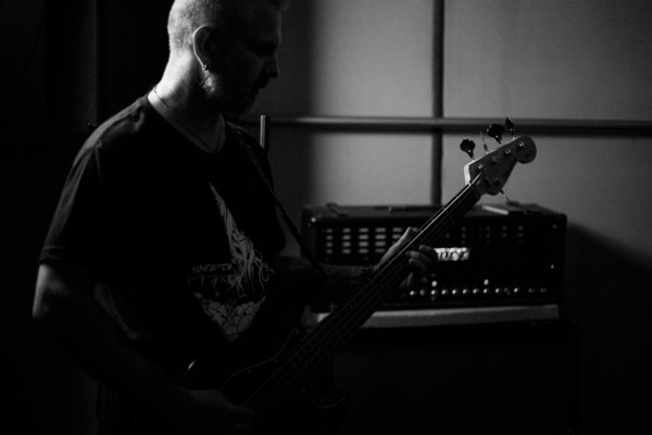 Recording Bass: Deep Subwoofer Bass on Pop/Rock Music