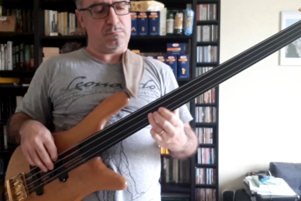 Alessio Tori: “Woman In Chains” Bass Playalong