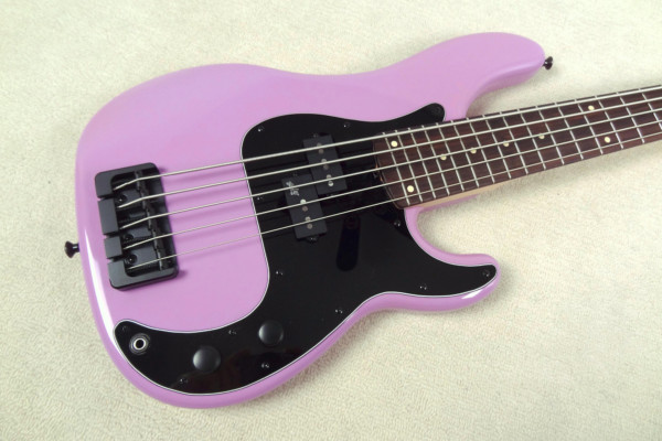 Bass of the Week: Valenti Basses V24-P5 #302