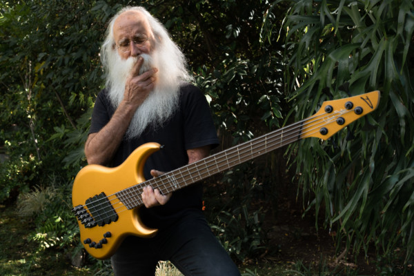 Lee Sklar Auctioning Bass for Charity