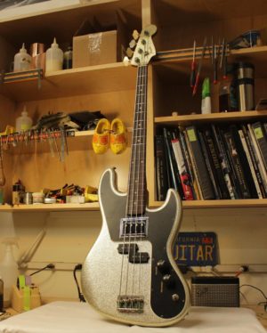 Fender Custom Shop Adrian Younge Bass