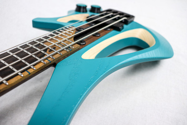 Bass of the Week: Prophecy Instruments PLASMA-4