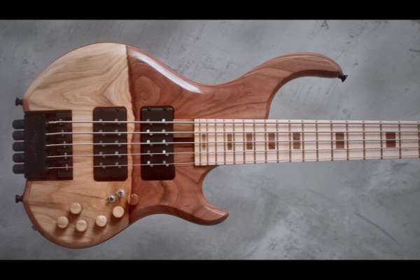 Bass of the Week: Maurizio Über Basses Mighty Magma