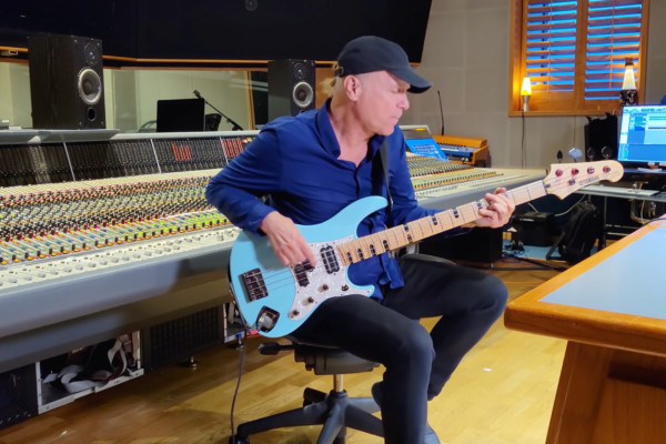 Billy Sheehan: Daddy, Brother, Lover, Little Boy (Bass Playthrough)