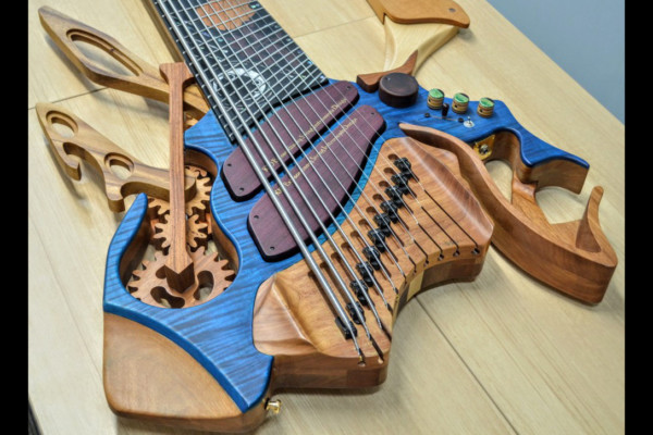 Bass of the Week: KIO Extraordinary String Instruments Design Waldeinsamkeit