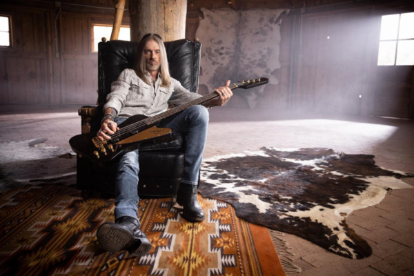 Gibson Unveils the Rex Brown Signature Thunderbird Bass