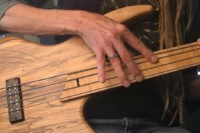 Remco Hendrix: Funky Fretless Cortex Bass Experiment