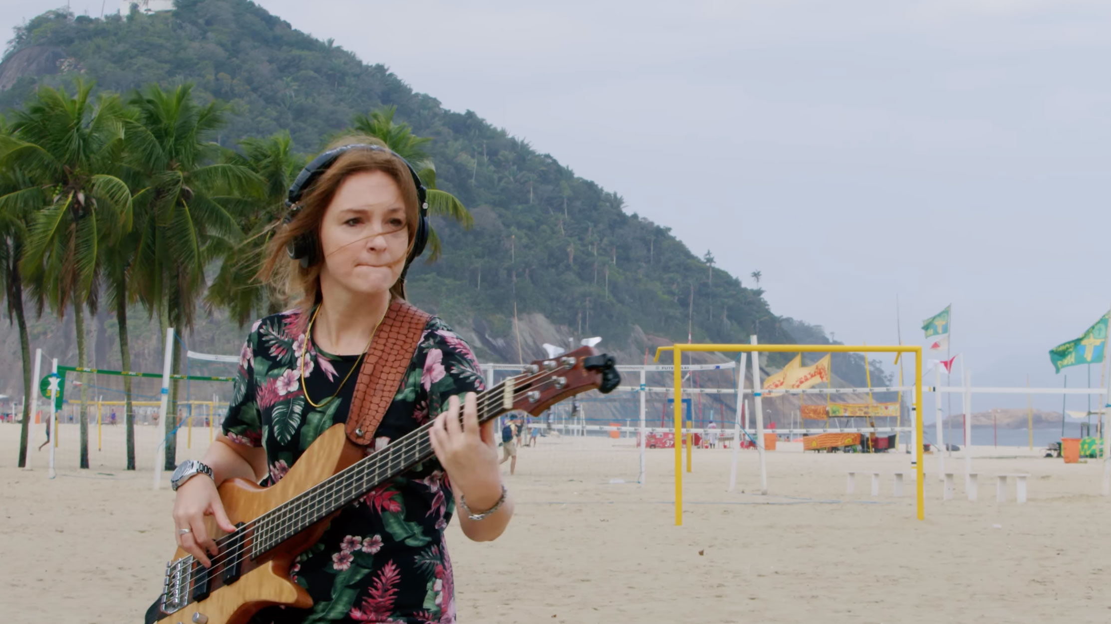 Marfa Rudakova Playing For Change: I Still Haven’t Found What I’m Looking For – No Treble