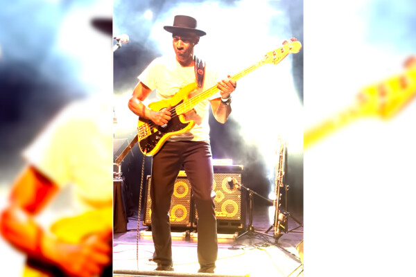 Marcus Miller: Run for Cover (Bass Solo)