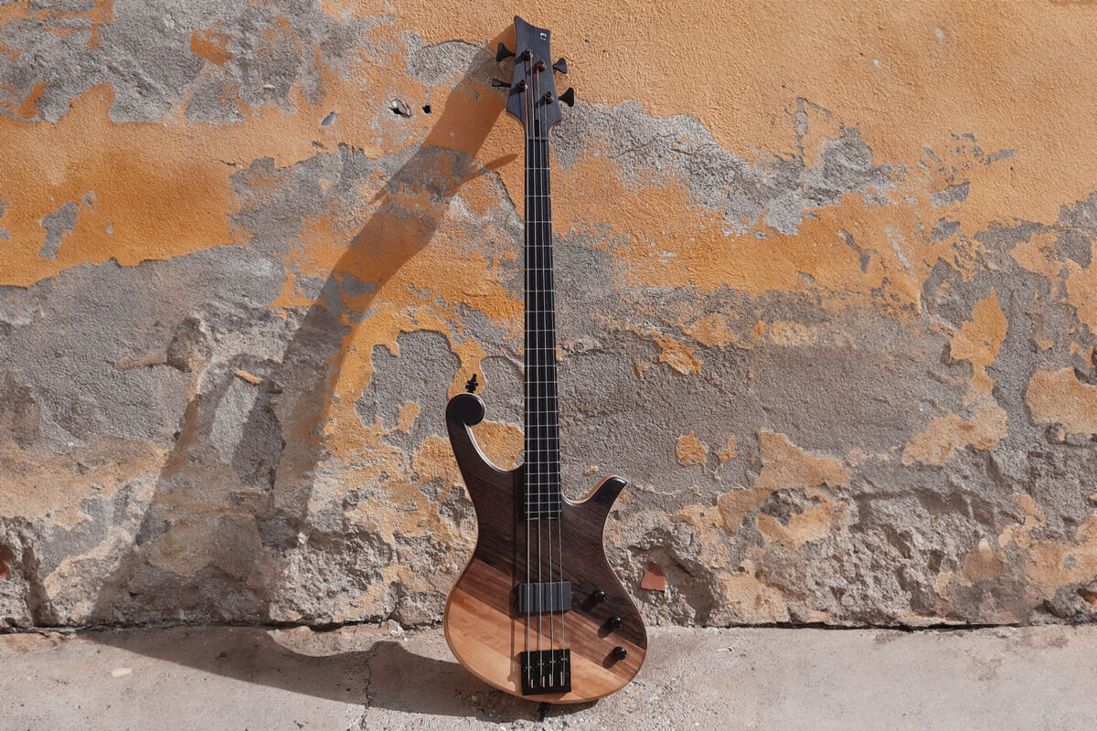 13 Custom Instruments Alex 4 Bass