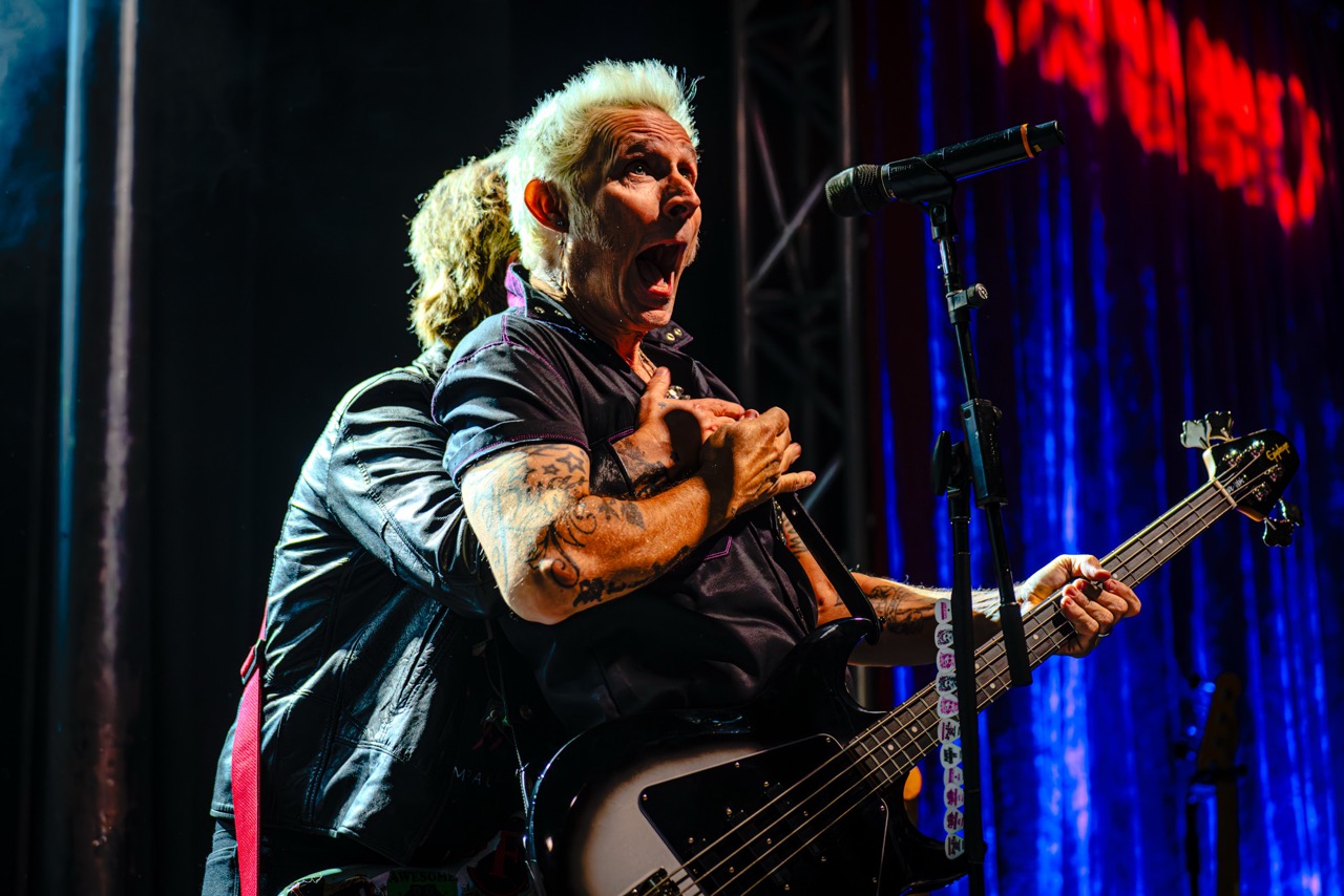 Photo Set: Mike Dirnt and Green Day at the Bass Magazine Awards