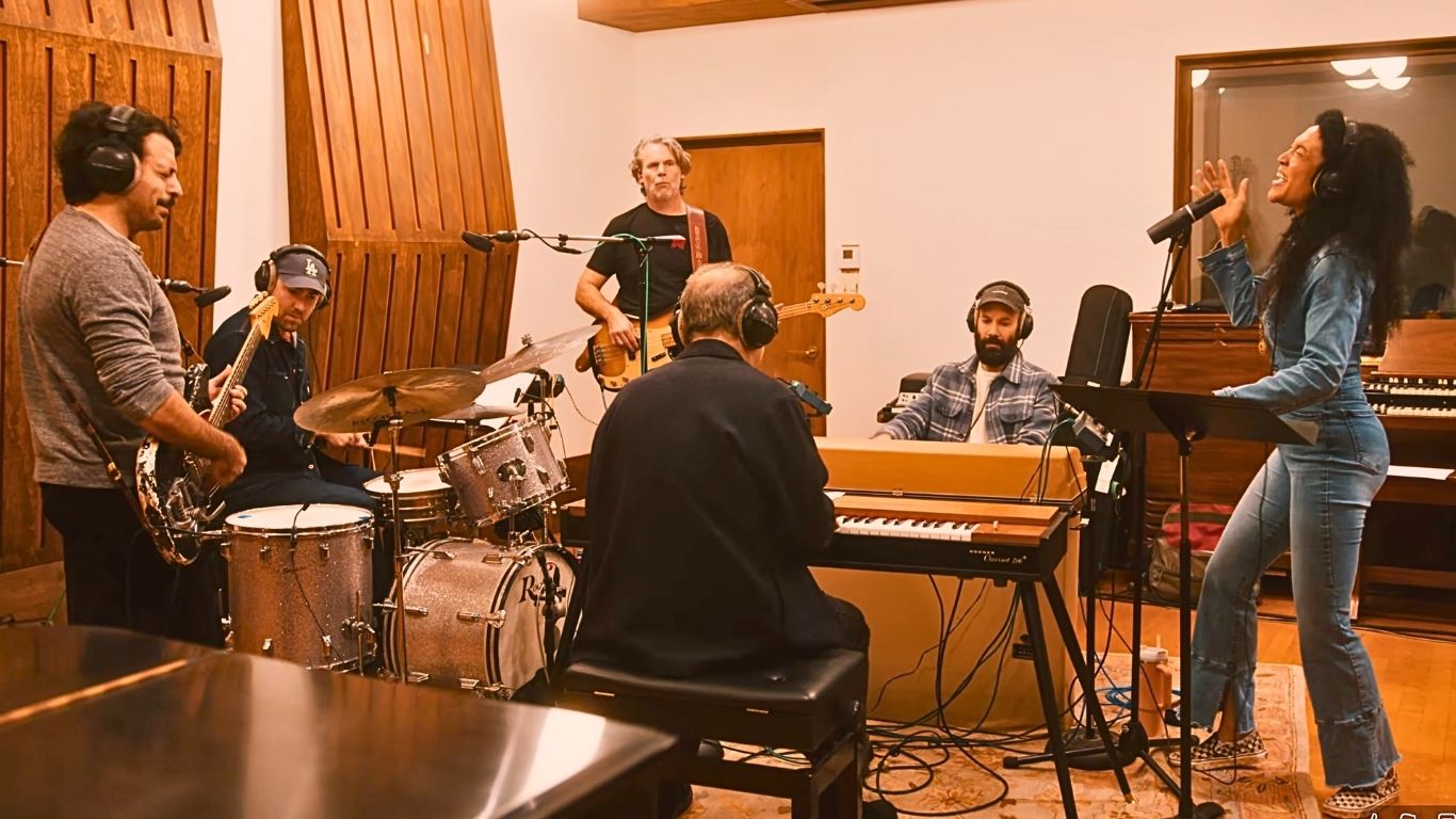 Tim Lefebvre’s Bass Groove Shines on Scary Pockets’ “Runnin”