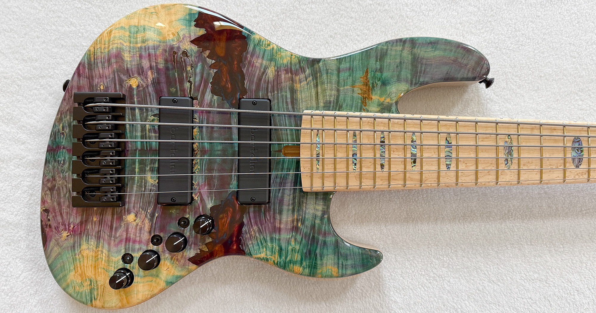 Bass of the Week: Devon Bass J6 Modern Stuns with Dye-Stabilized