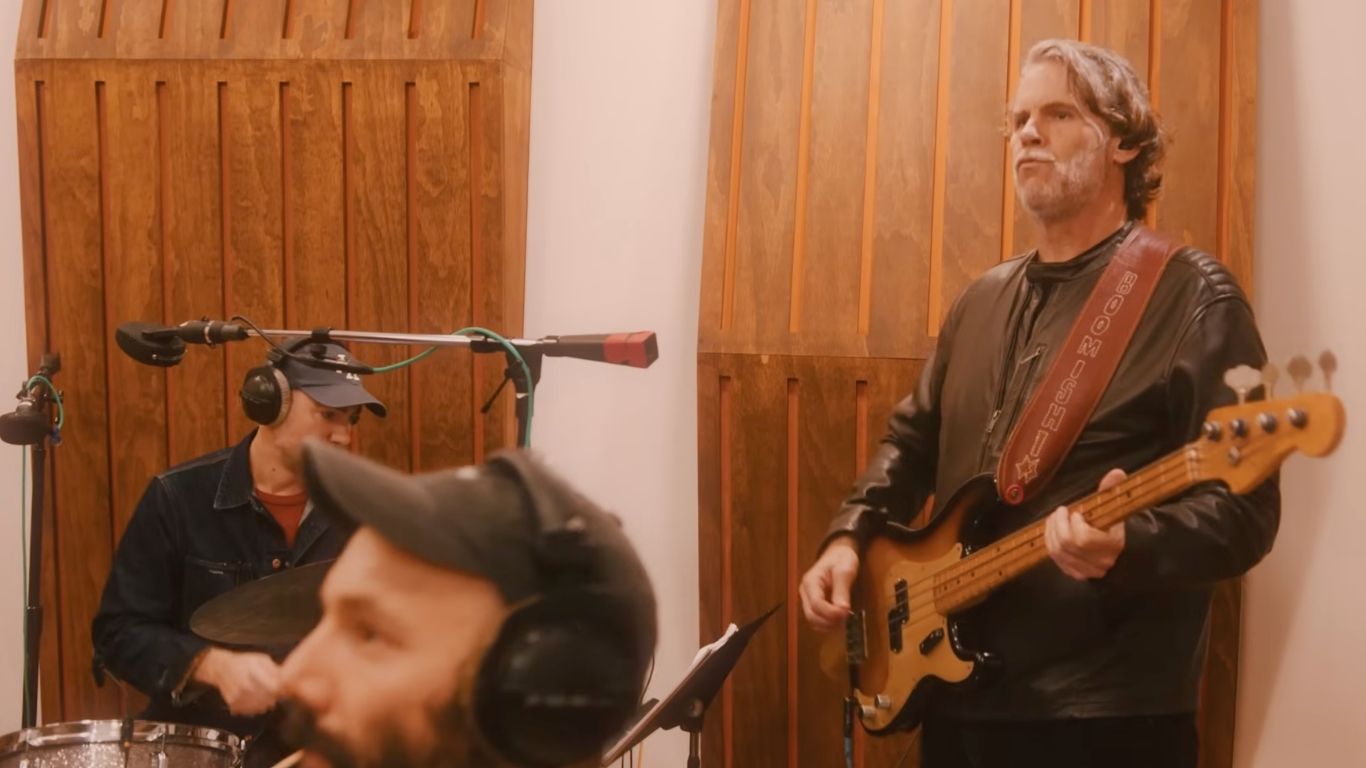 P Bass, Leather Jacket, and Deep Pocket: Tim Lefebvre on New Scary Pockets Session