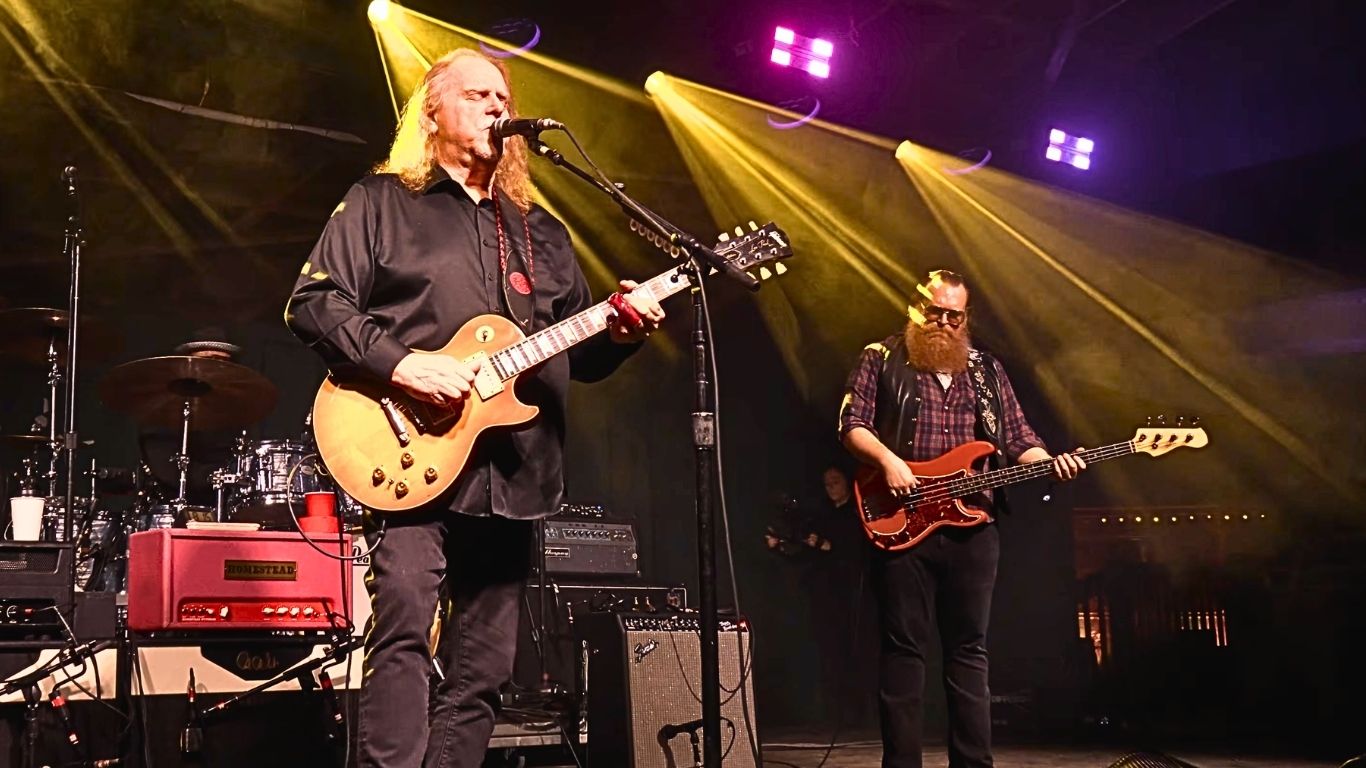 Warren Haynes Band Digs Into Roots Rock and Blues at Amp Jam 2 with Kevin Scott on Bass