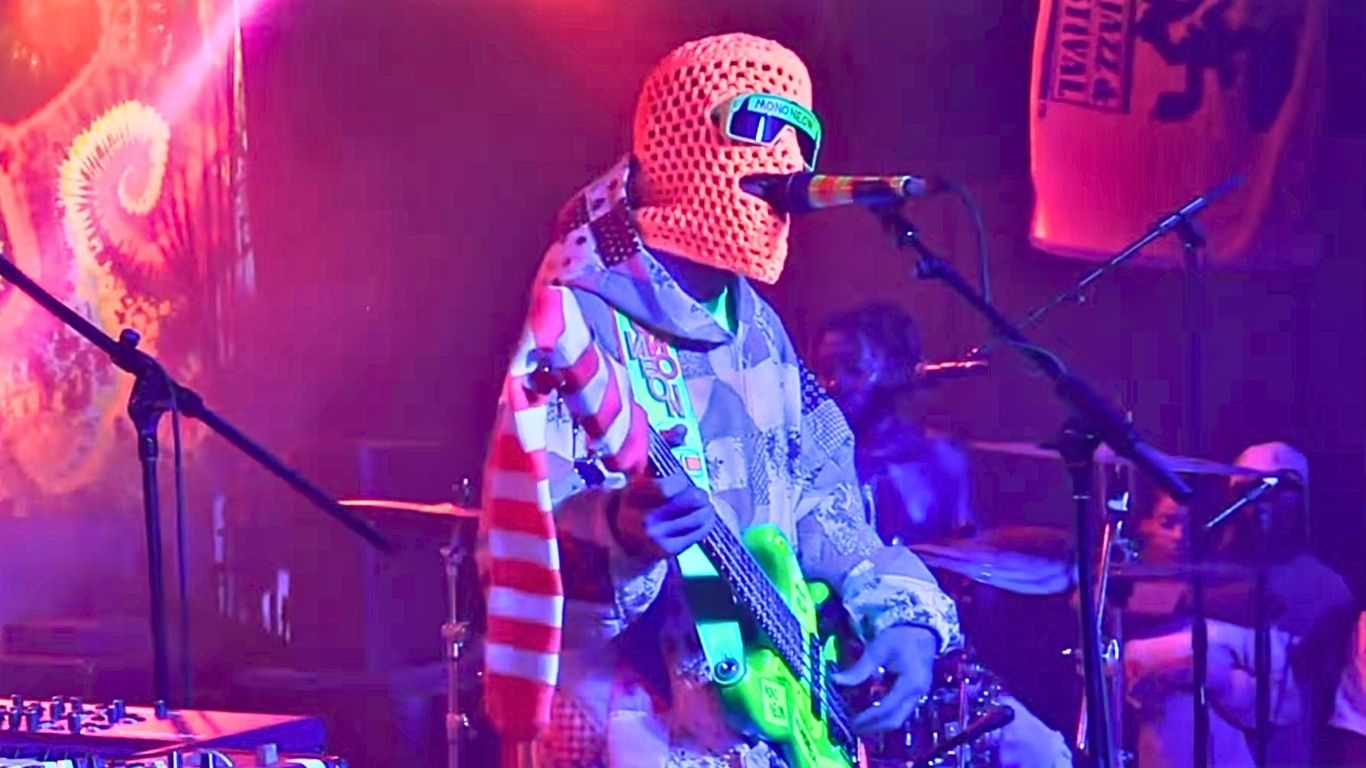 MonoNeon Lights Up New Orleans With “Better Days Are Coming”