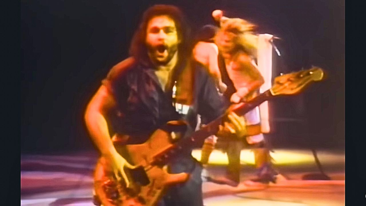 Michael Anthony Shines in Van Halen’s Newly Uploaded 1981 Oakland Footage